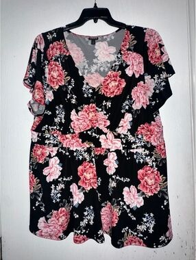 Torrid Size 3 3X Black Pink Floral Babydoll Peplum Blouse V Neck Plus Size